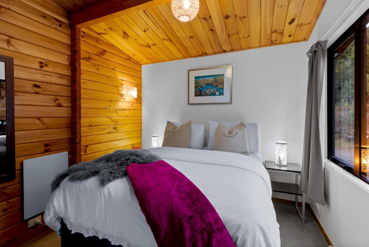 Kereru Cottage, Cosy Log Cabin, Serene Lake & Mountain Views Queenstown Exterior foto