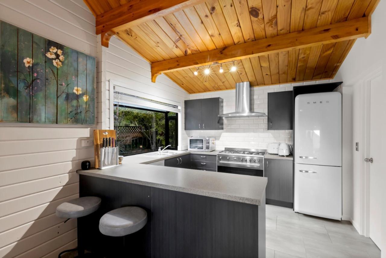 Kereru Cottage, Cosy Log Cabin, Serene Lake & Mountain Views Queenstown Exterior foto